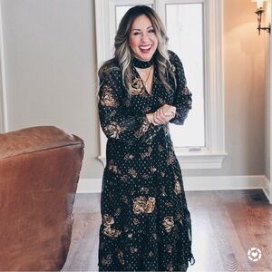 EXPRESS | BLACK METALLIC FLORAL EMBROIDERED TIERED TIE NECK MIDI DRESS XL